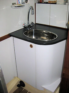 FiftyBadkamerWasbak2012